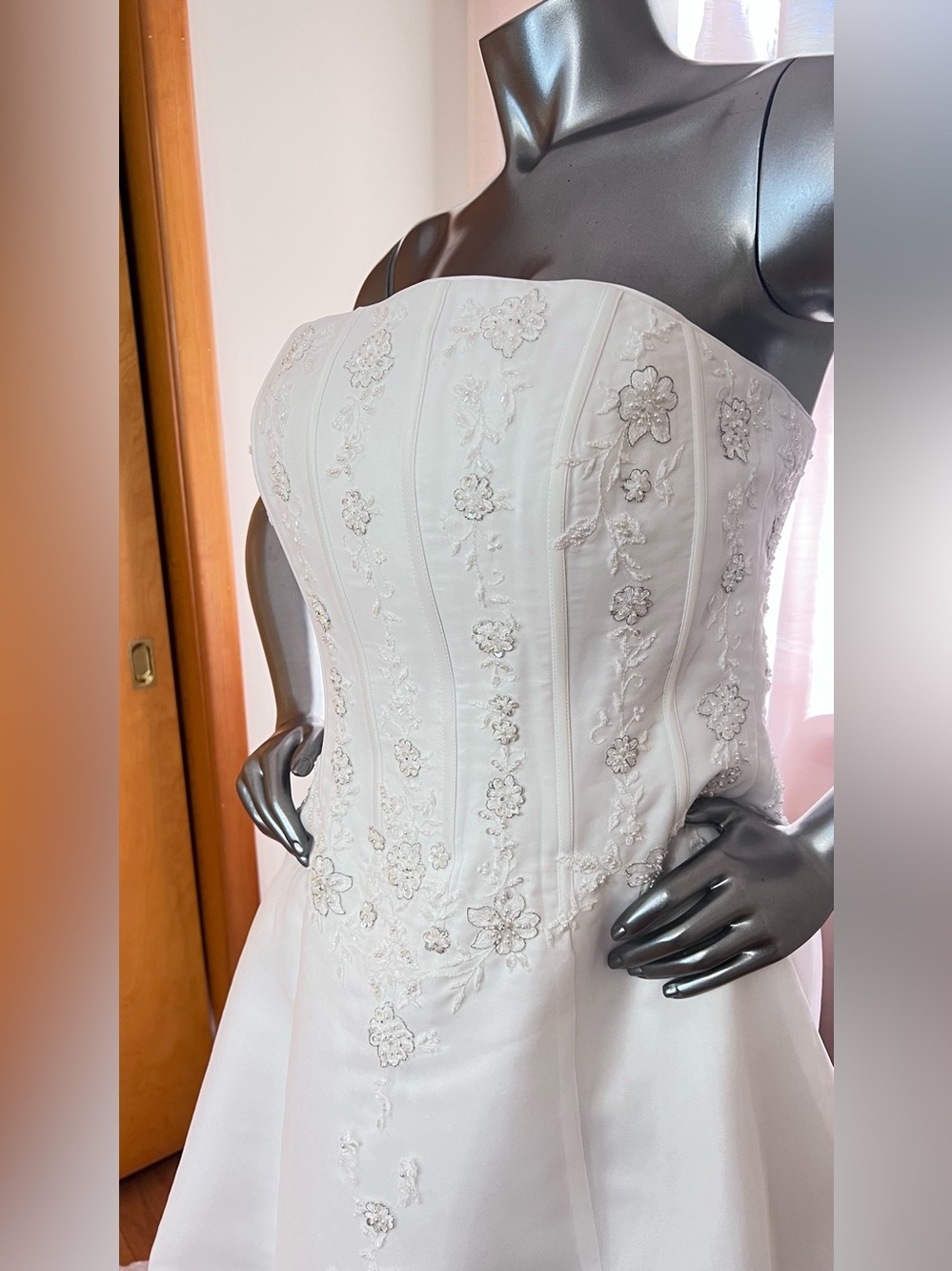 David's Bridal White Bridal gown style V8822